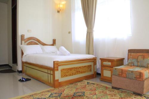 Nifas Silk-Lafto House | Avi Guest House