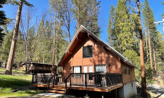 North Wawona Cabin | Avid Hiker Lodge