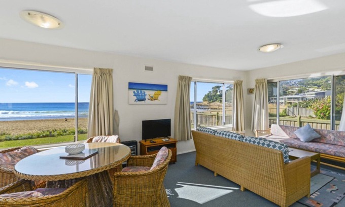 Avoca Beach Apartment | Avoca Beachfront - South Strand 4