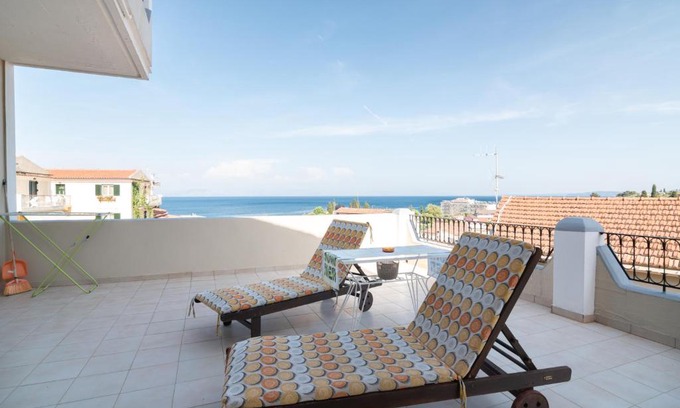 Benitses Apartment | Avra Apartments