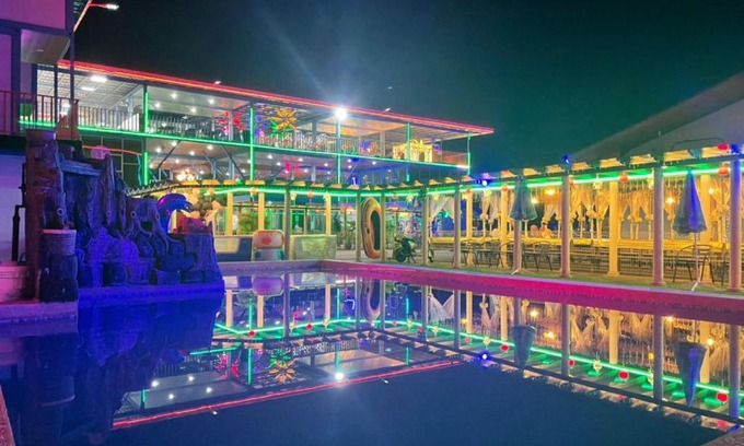 Kampung Bukit Rangin Hotel | Awangan Palace
