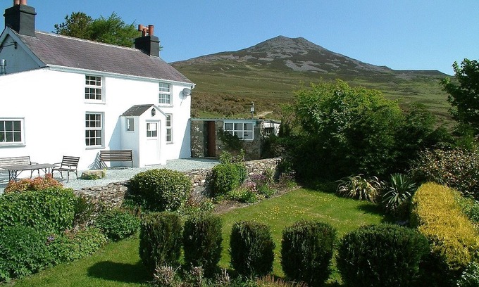 Llithfaen Cabin | Award Winning 5* Cottage on the Llyn Peninsula