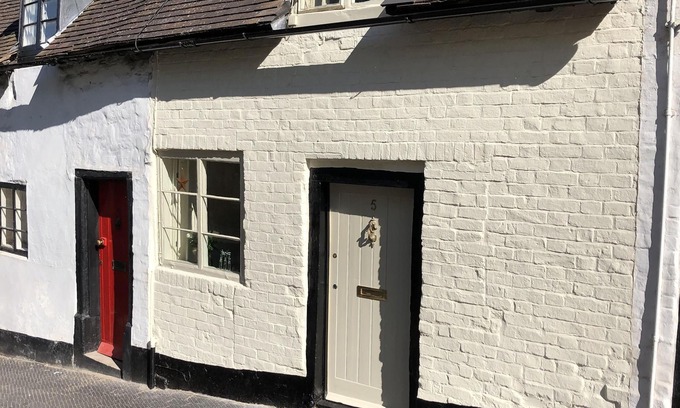 Bridgnorth Cottage | Award Winning Little Gem on the Historic Cartway