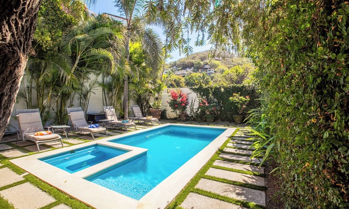 North End House | Award Winning Luxury Villa - North Beach, Pool, Hot Tub - Sept-Oct Special!