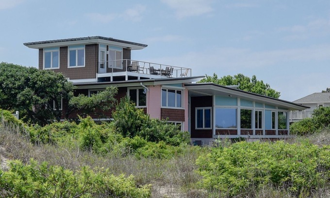 Northeast Virginia Beach House | Award Winning Ocean Front Architectural Gem n[Home Share per VA Beach Zoning]