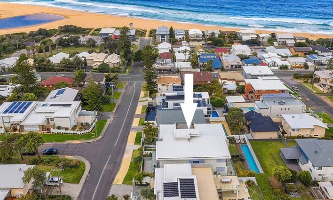 Wamberal Apartment | AWARD WINNING SALT 4 - HEATED POOL - SLEEPS 8, 200m Beach, Ocean Views