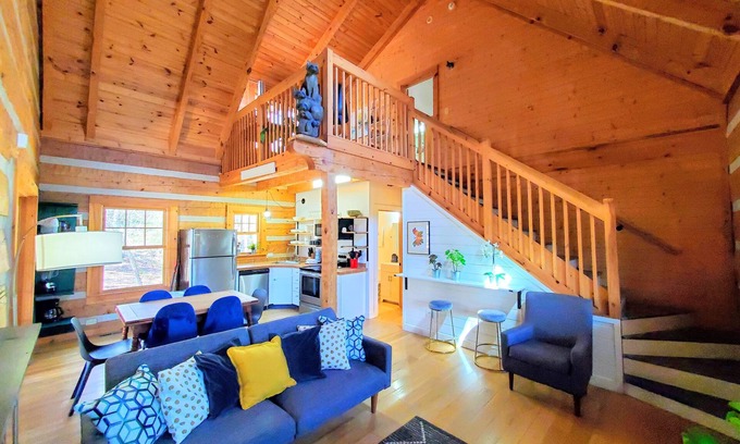Gatlinburg - Pigeon Forge Cabin | Away from the Hustle and Bustle
