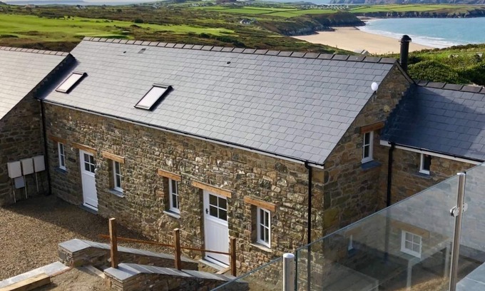 St Brides Cottage | Awel y Môr - 3 Bedroom Cottage - Whitesands
