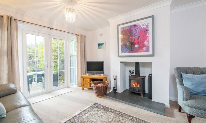 Stackpole Cottage | Awel y Mor, Holiday home Stackpole, Sleeps 6, 3 bedrooms, bathrooms