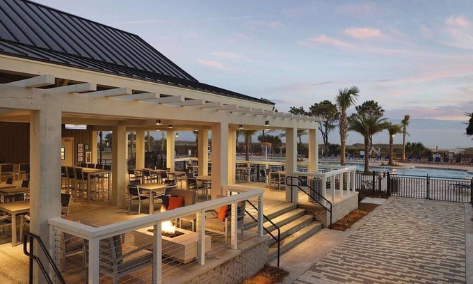 Hilton Head Island Condo | AWESOME AMENITIES!1 BDRM 1 BA OCEAN VIEW! 2 Bikes INCLUDED! #127