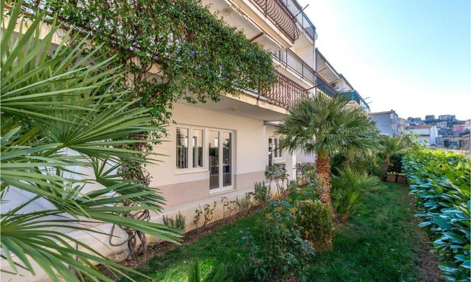 Podstrana Apartment | Awesome apartment in Podstrana w/ WiFi and 3 Bedrooms