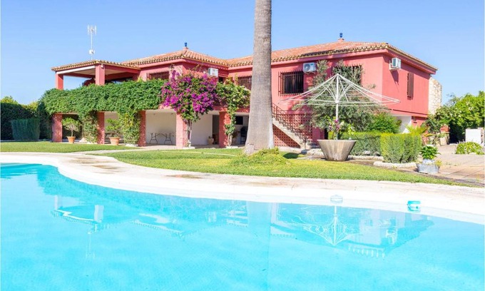 Moron de la Frontera House | Awesome Home In Morón De La Frontera