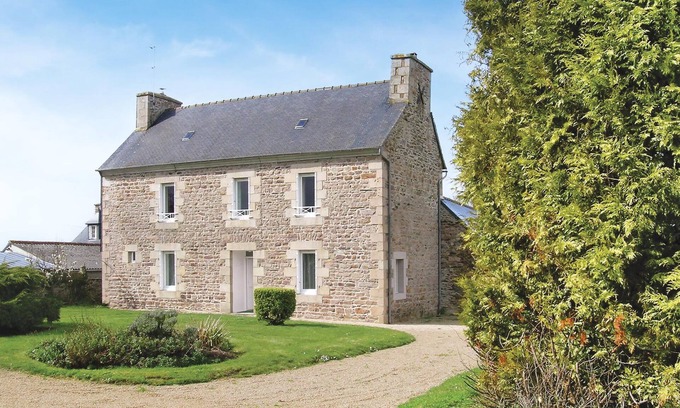 Quemper-Guezennec House | Awesome home in Quemper Guezennec