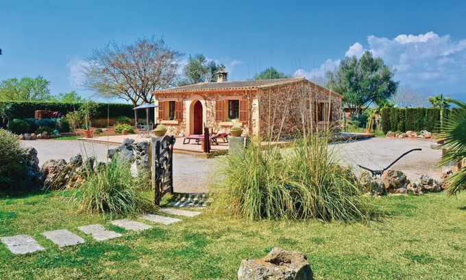 Sencelles House | Awesome home in Biniali with WiFi