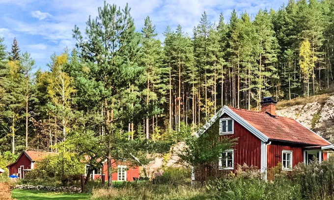 Malexander House | Awesome home in Boxholm with WiFi