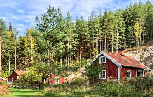 Malexander House | Awesome Home In Boxholm With Wifi