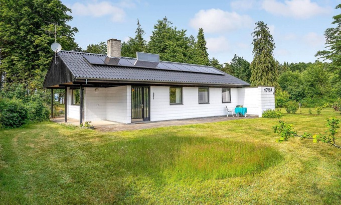 Skødshoved Strand House | Awesome home in Knebel with kitchen