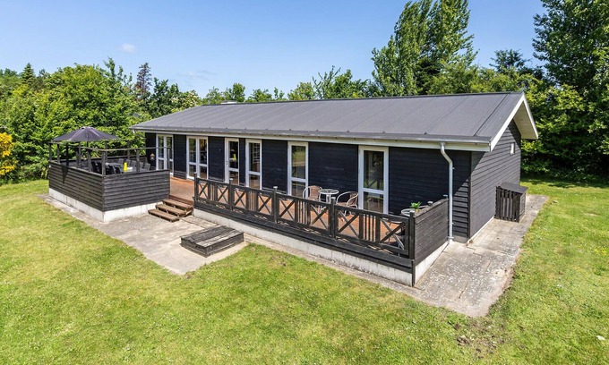 Trend House | Awesome home in Løgstør with WiFi