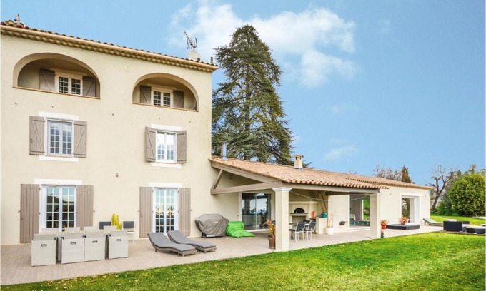La Gaude House | Awesome Home In La Gaude With Kitchen