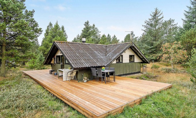 Houstrup House | Awesome home in Nørre Nebel with WiFi
