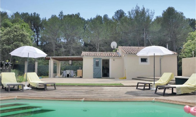 Pourcieux House | Awesome home in Pourcieux with 1 Bedrooms, Private swimming pool and Outdoor swimming pool
