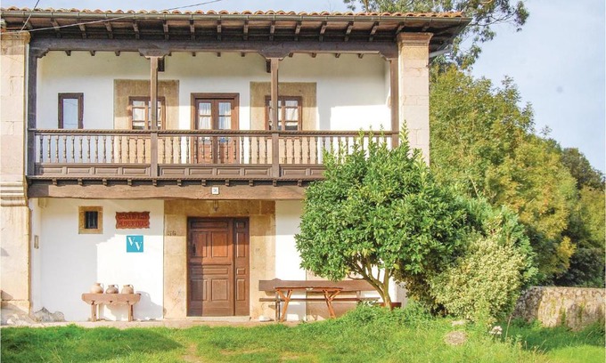 Bricia House | Awesome home in Posada de Llanes with 4 Bedrooms and WiFi