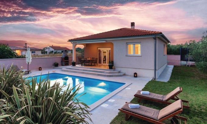 Liznjan House | Awesome home in Pula with WiFi