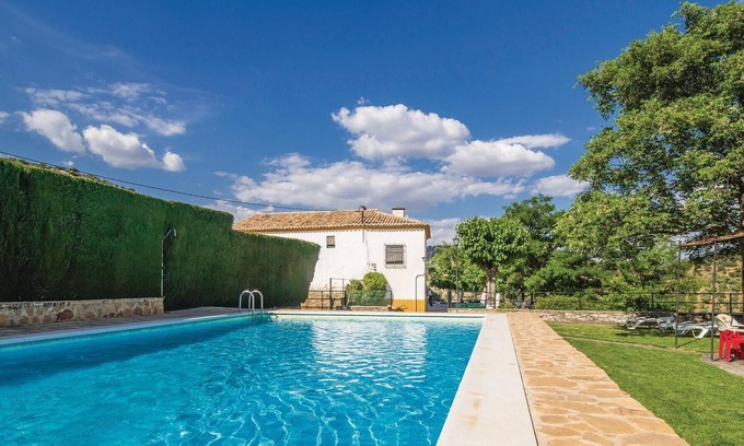 Rute House | Awesome home in Rute with kitchen