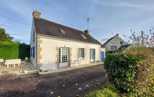 Saint-Tugdual House | Awesome Home In Saint-Tugdual With Wifi