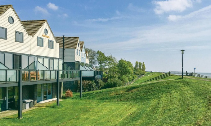 Stavoren House | Awesome home in Stavoren with WiFi