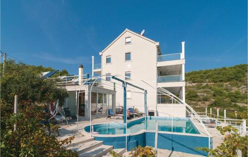 Stomorska House | Awesome Home In Stomorska With Kitchen