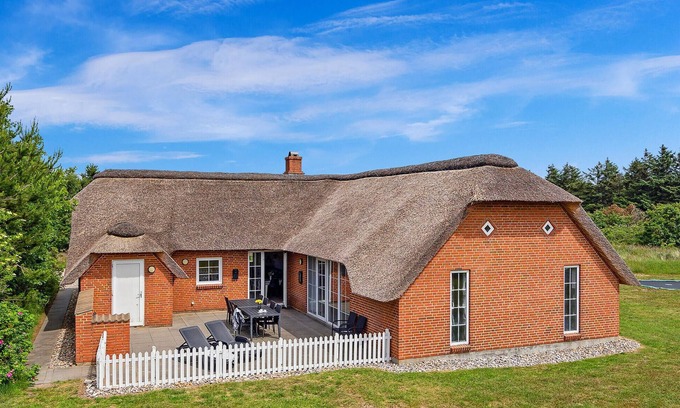 Øhuse House | Awesome home in Ulfborg with sauna