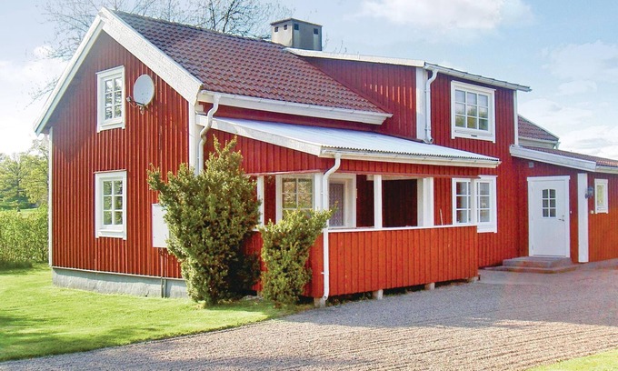 Flattinge House | Awesome home in Vittaryd with lake view