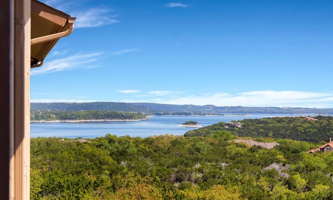 Jonestown Condo | Awesome remodeled Villa at Hollows Resort, great Lake & Hill Country view, Pools, Fitness Center!