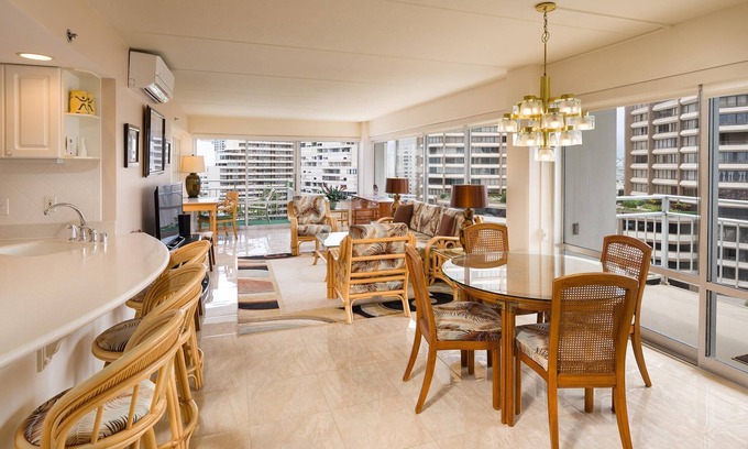 Waikiki Condo | Awesome Spacious City & Mountain View 2bed/2bath Ilikai Suite #1009