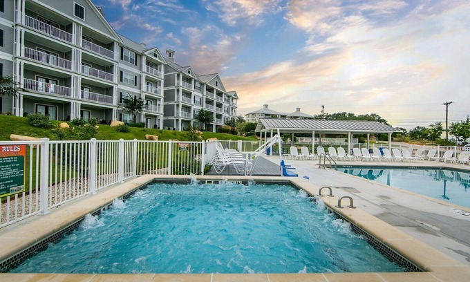Canyon Lake Apartment | Awesome vacation spot!- 2BD/2BA - kitchen