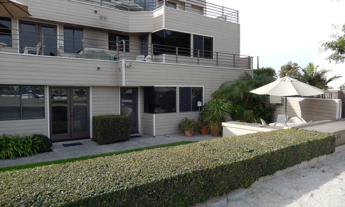 Mission Beach Condo | Awesome Waterfront Condominium