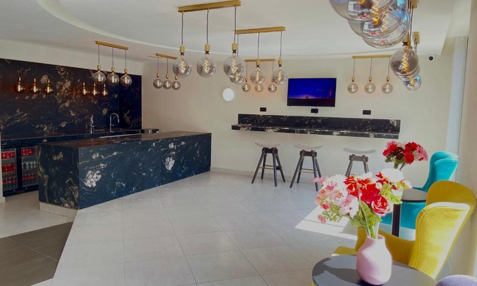 Battersea Apartment | Axiom Park Hotel