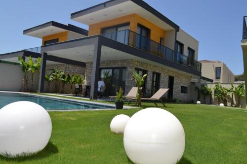 Cesme Villa | Ayayorgi süper havuzlu yeni