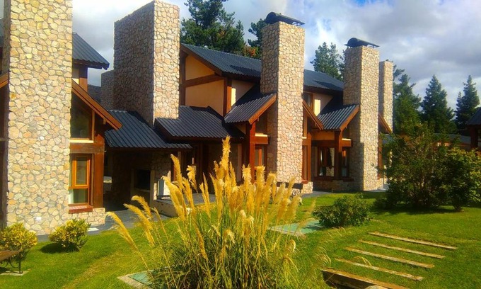 Esquel Cabin | Ayelen Andina