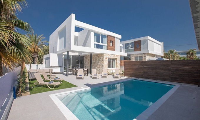 Ayia Napa Villa | Ayia Napa Kube Villa KB3 - a villa that sleeps 12 guests in 5 bedrooms