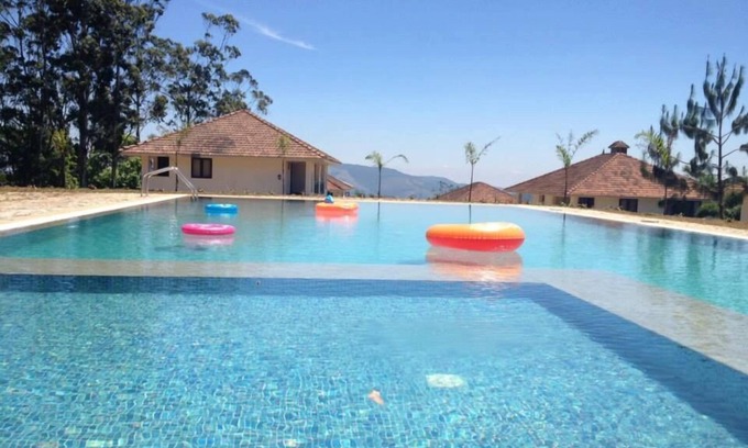 Udumbanchola Hotel | Ayur County