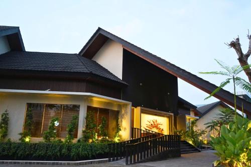Blora Hotel | Azana Garden Hill Resort Blora