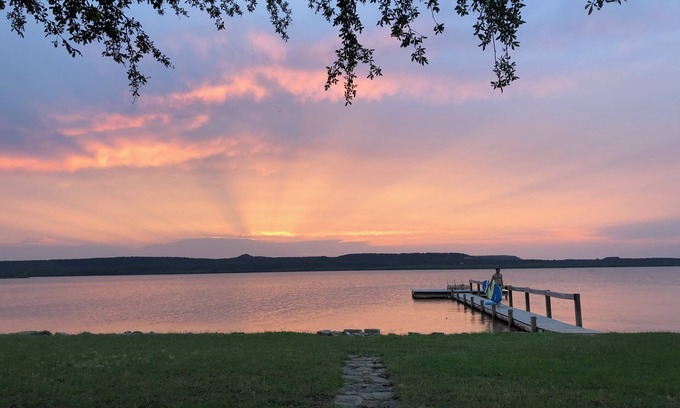 Graford House | Azul Casa del Lago: Getaway to Possum Kingdom Lake on the Water