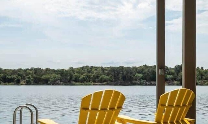 Kingsland House | Azure 1-Lakefront w/Shared Pool, Dock, & Fire Pit