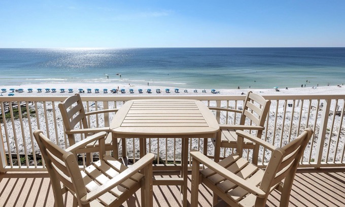 Fort Walton Beach Condo | Azure 614 Top-Floor Beachfront Condo with Amazing Views