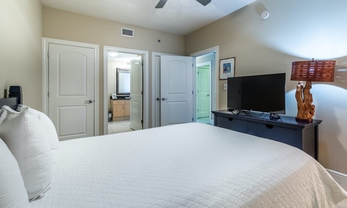 Fort Walton Beach - Destin Apartment | Azure 618 - Fort Walton Beach, FL (VA)