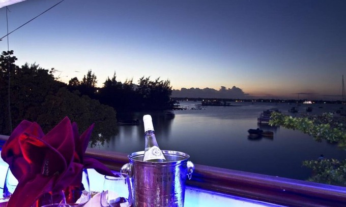 Triolet House | AZURE BEACH BOUTIQUE HOTEL IN THE CENTRE OF GRAND BAY