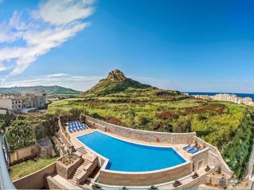 Marsalforn Apartment | Azure Cottage