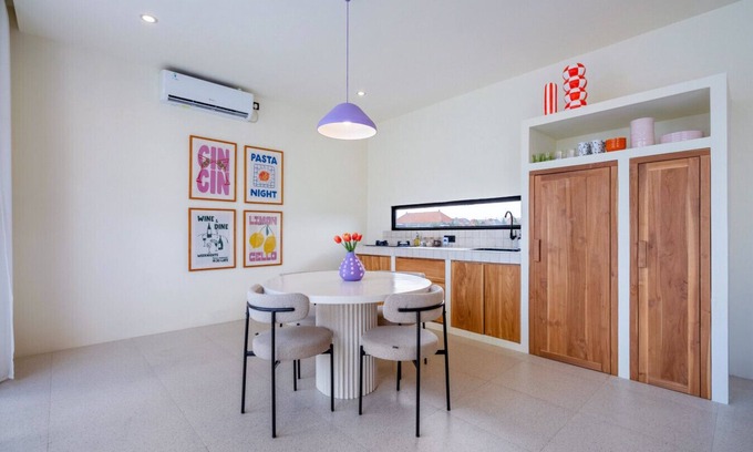 Munggu Villa | Azure Luxe Stylish Private Pool Villa in Pererenan